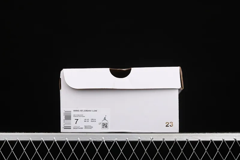 All categories Air Jordan Jordan series basketball shoes Air Jordan 1 Low G version pure original Air Jordan 1 Low AJ1 Joe 1 raw rubber powder low-top basketball shoes DC0774-601